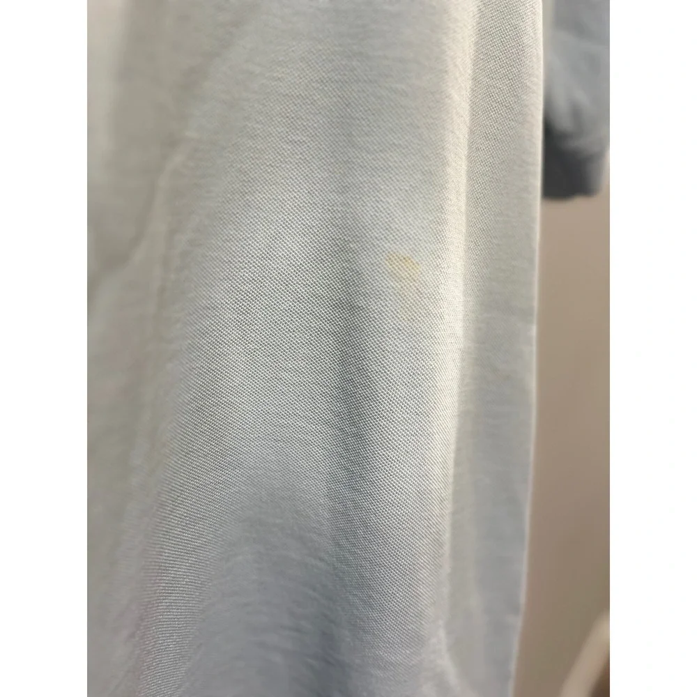 IZOD Silkwash Mens XL Light Blue Short Sleeve Pique Polo Shirt Crest Logo - Picture 2 of 6